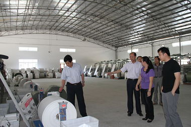 田陽縣政協(xié)領(lǐng)導(dǎo)深入委員企業(yè)開展調(diào)研視察，助力市場發(fā)展